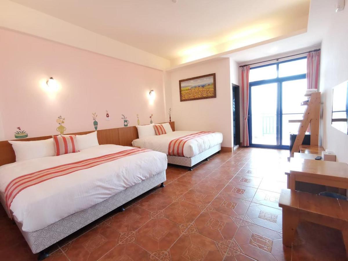 Love Ocean & Happy Bay Homestay Donggang Bagian luar foto