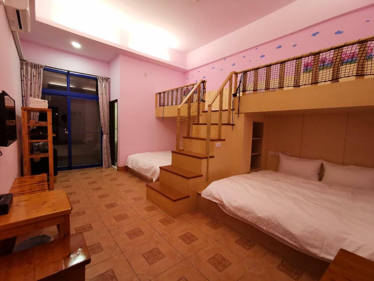 Love Ocean & Happy Bay Homestay Donggang Bagian luar foto